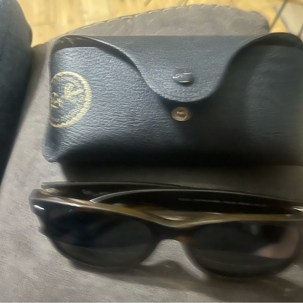 Ray-Ban Tortoise Shell Sunglasses - Picture 4 of 5
